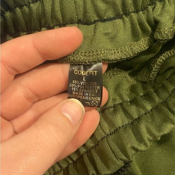 NIP Women’s Olive Green Stretchy Athletic Shorts - Picture 4 of 6